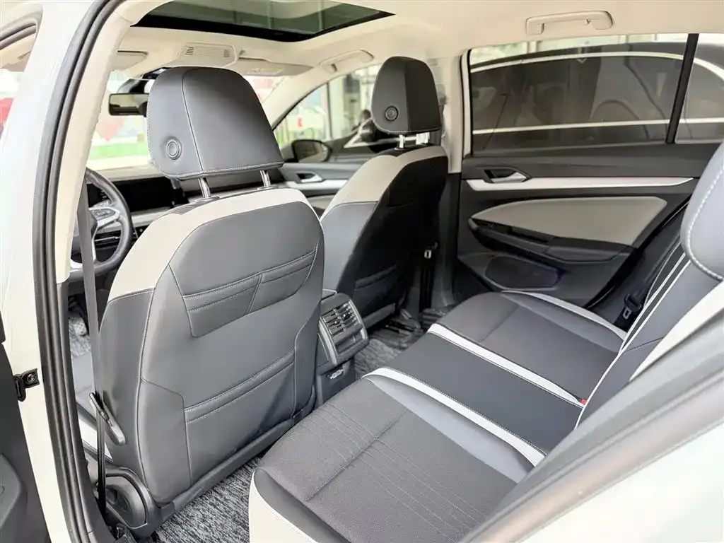 Volkswagen Golf 2021 из CN, фото 8