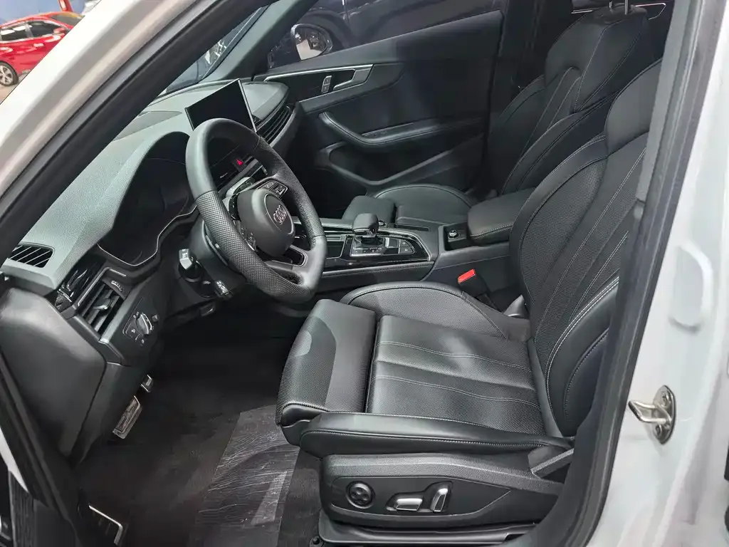 Audi A4L 2024 из CN, фото 7