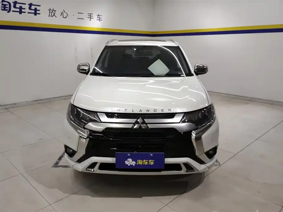 Mitsubishi Outlander — фото 5