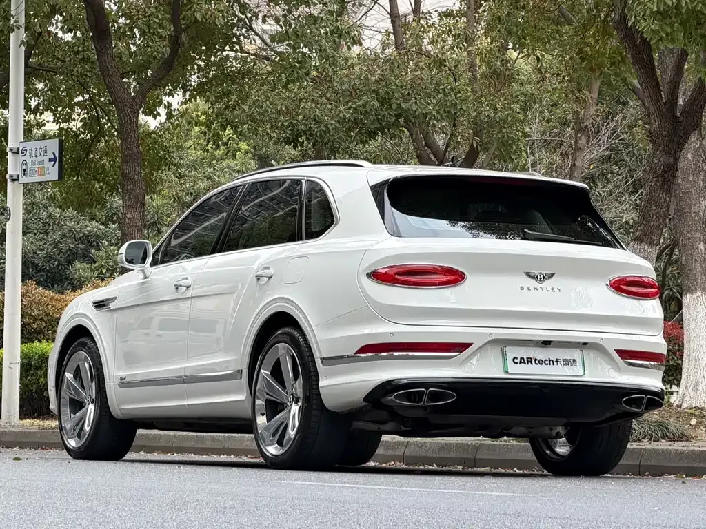Bentley Bentayga PHEV — фото 9