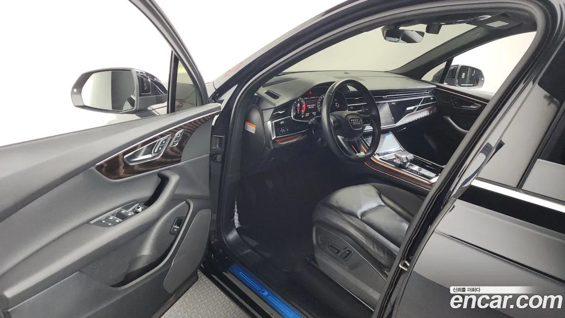 Audi Q7 2021 из KR, фото 7