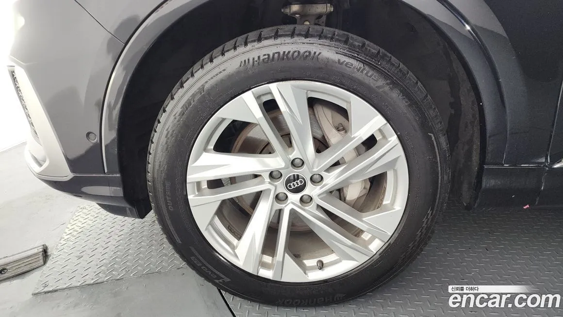 Audi Q7 2021 из KR, фото 8