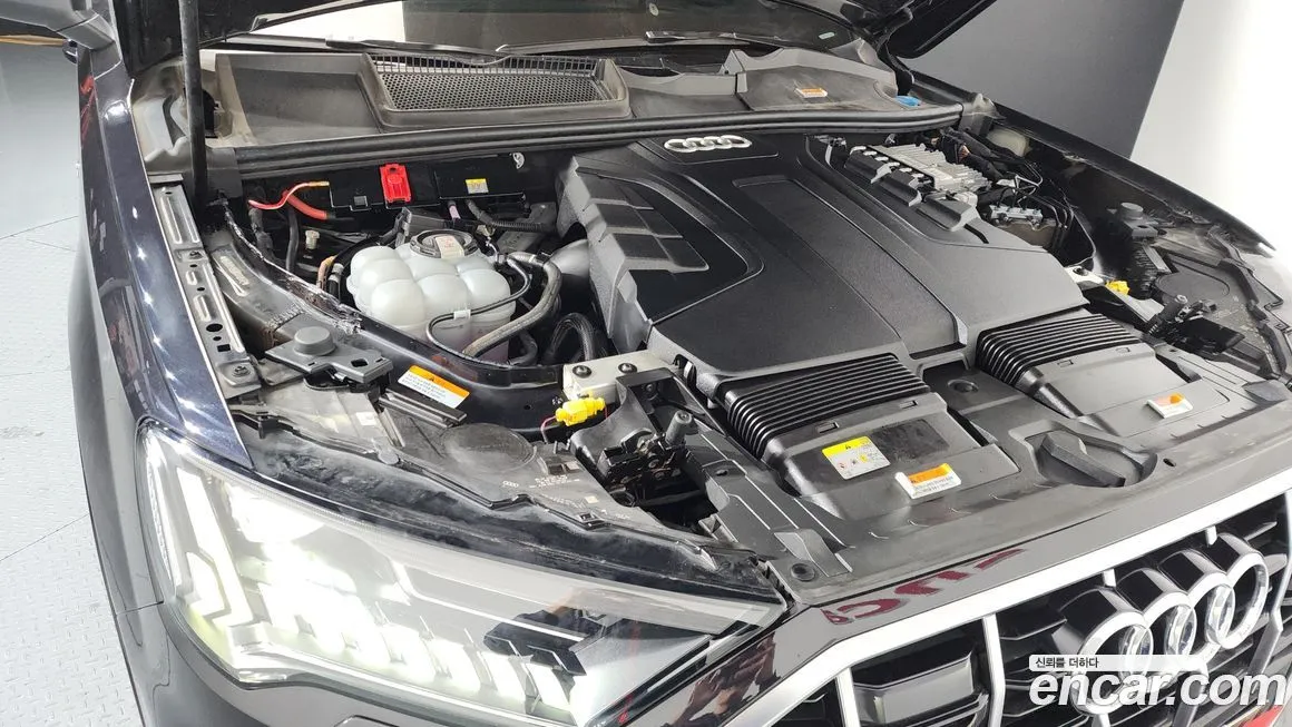 Audi Q7 2021 из KR, фото 5