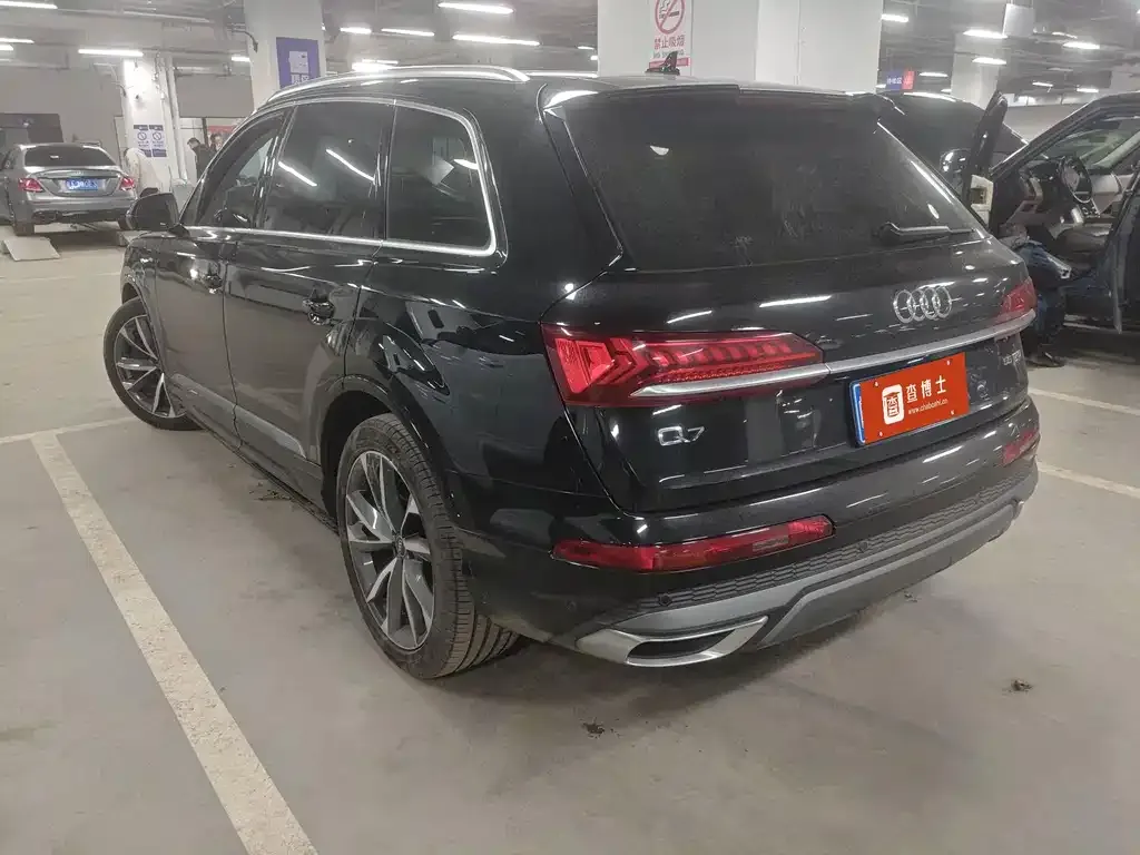 Audi Q7 — фото 4