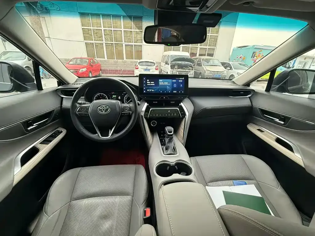 Toyota Harrier 2021 из CN, фото 8