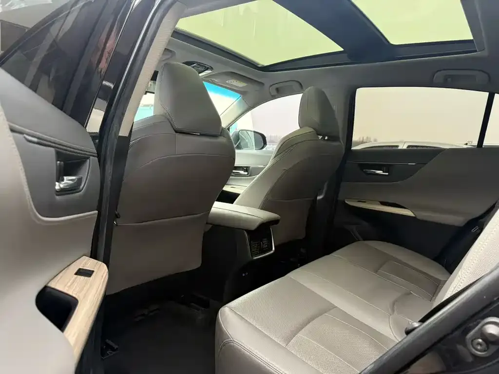 Toyota Harrier 2021 из CN, фото 7