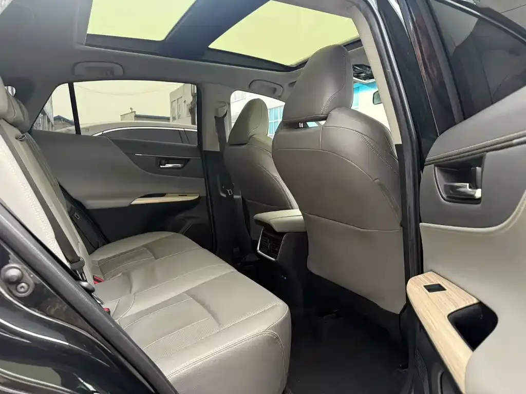 Toyota Harrier 2021 из CN, фото 5