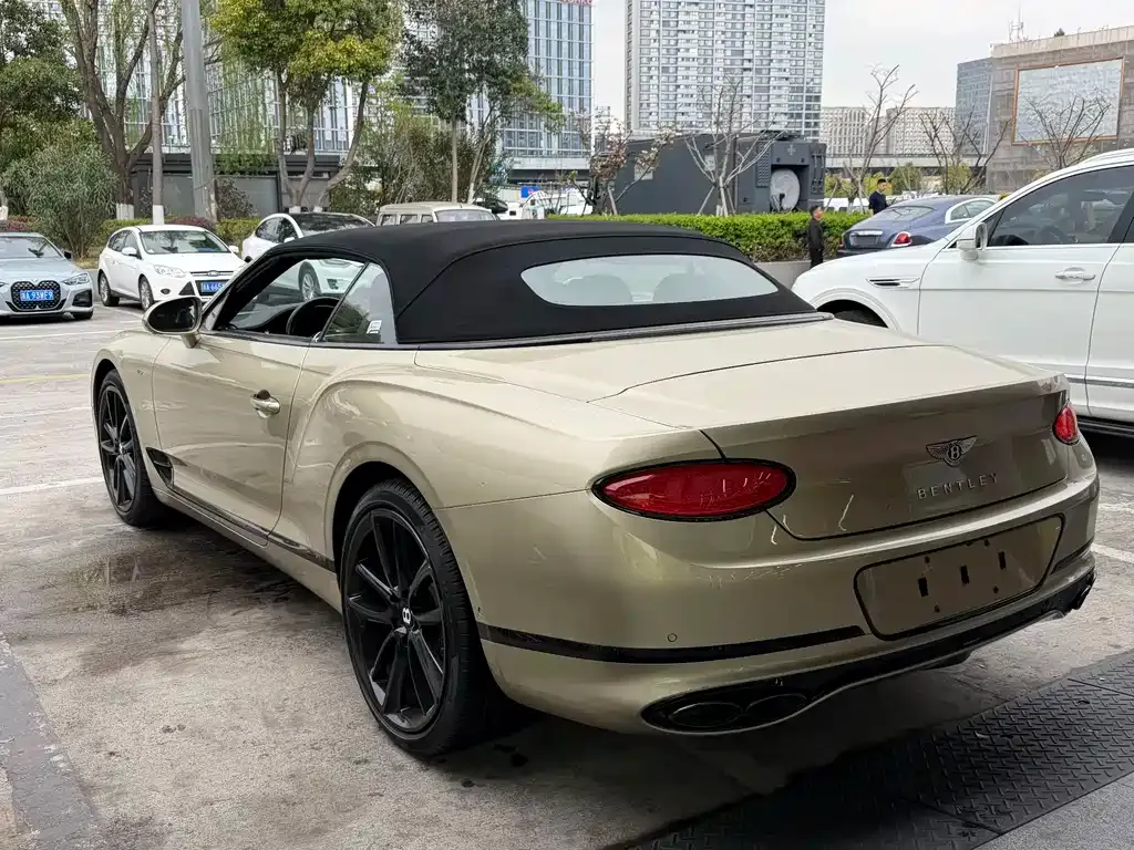 Bentley Continental 2022 из CN, фото 7