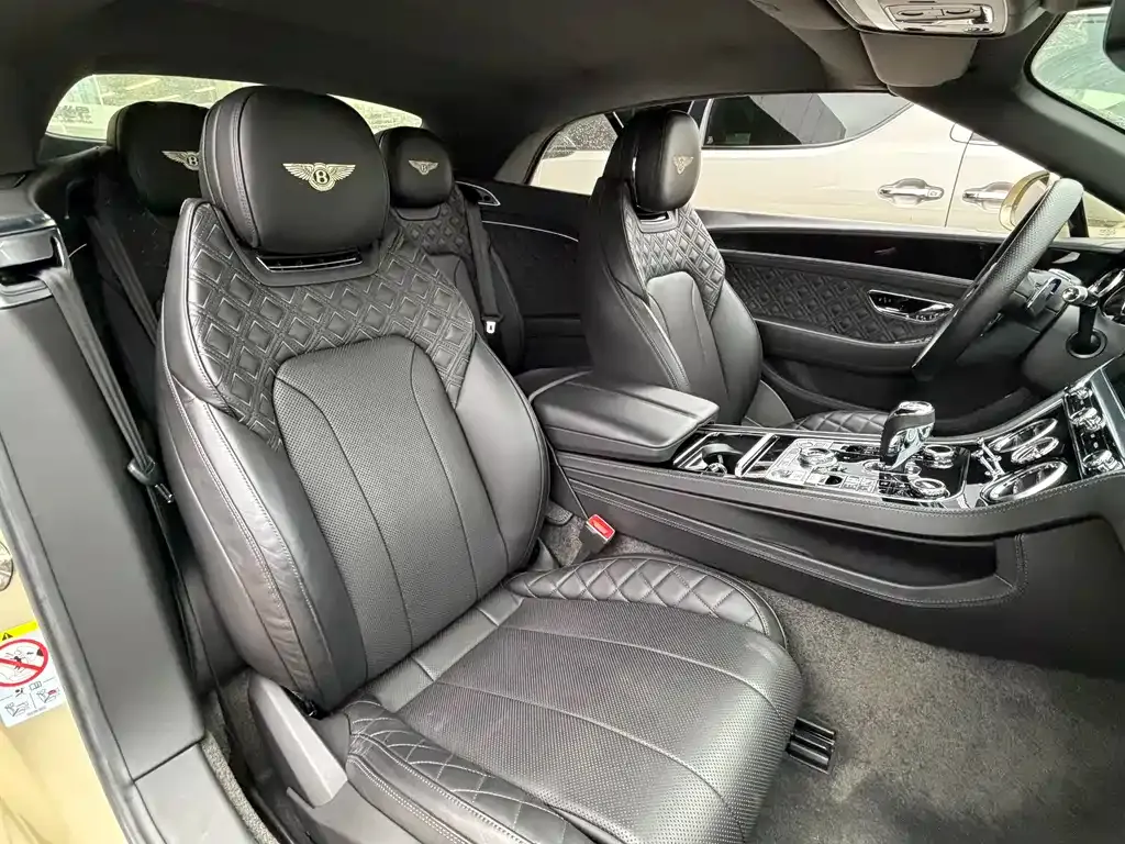 Bentley Continental 2022 из CN, фото 6
