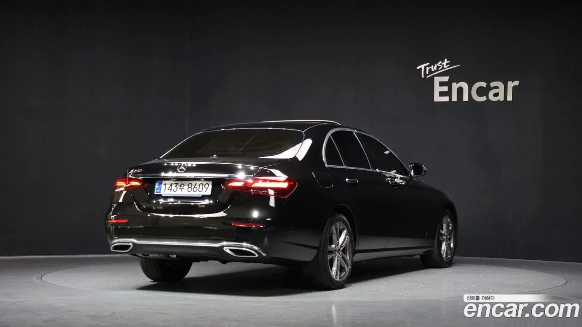 Mercedes-Benz E-Class — фото 5