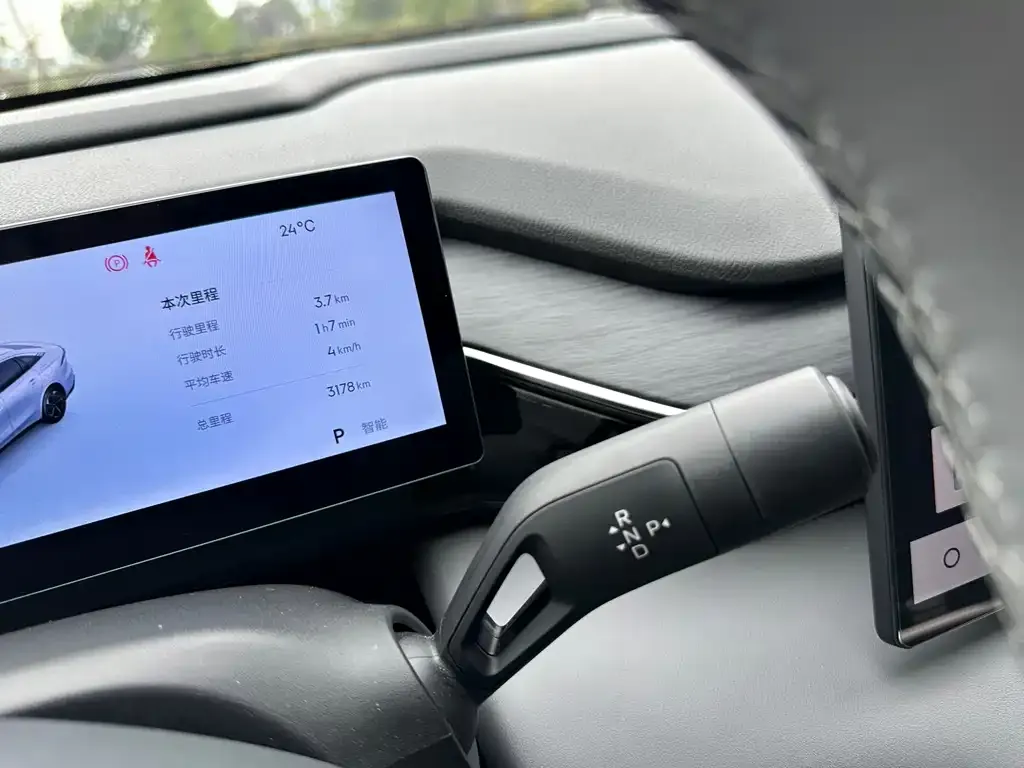 Geely Galaxy L6 — фото 2