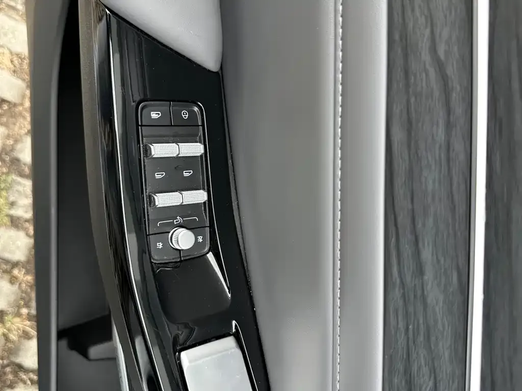 Geely Galaxy L6 — фото 6