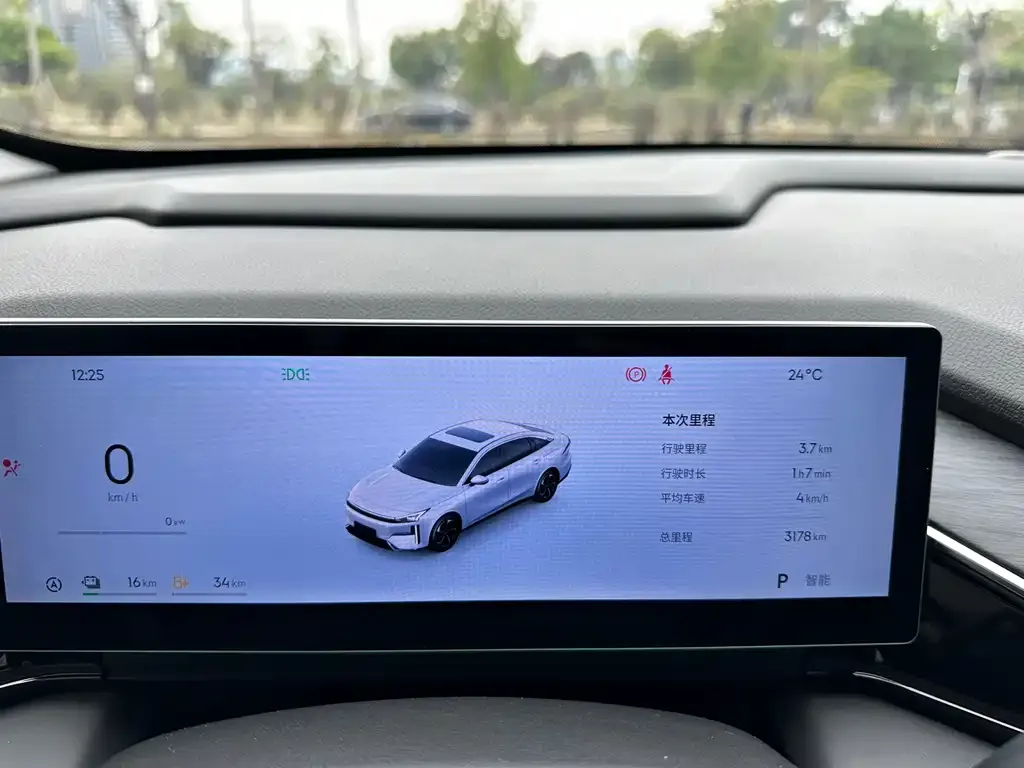 Geely Galaxy L6 — фото 10