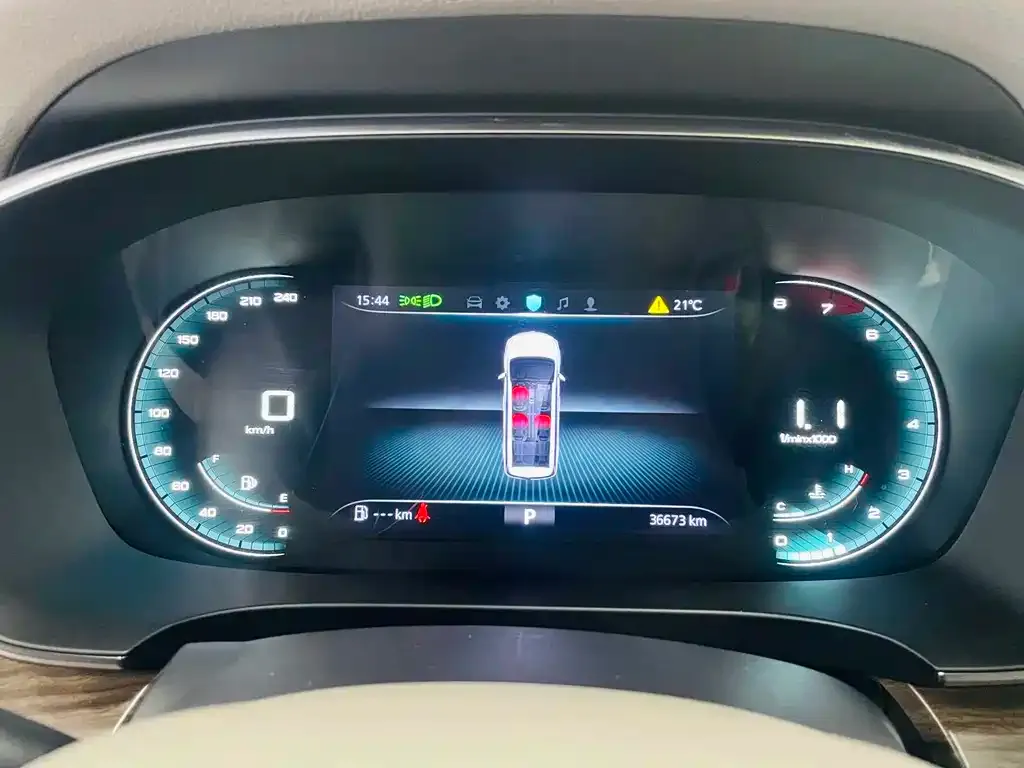 Roewe iMAX8 2023 из CN, фото 5