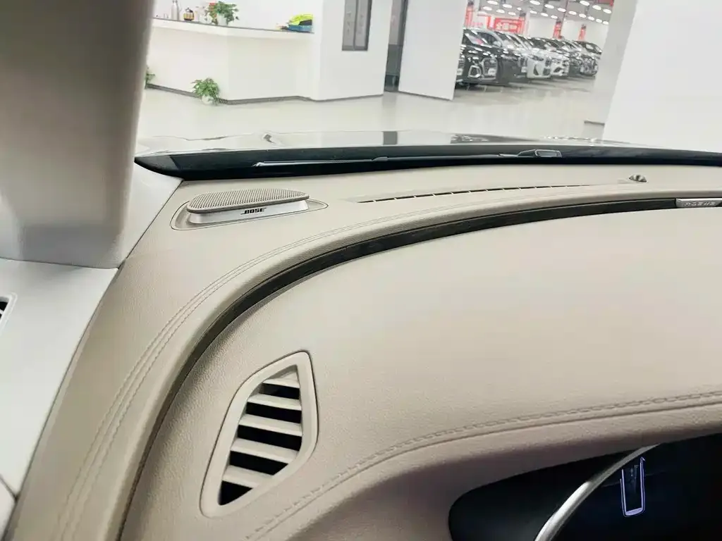 Roewe iMAX8 2023 из CN, фото 8