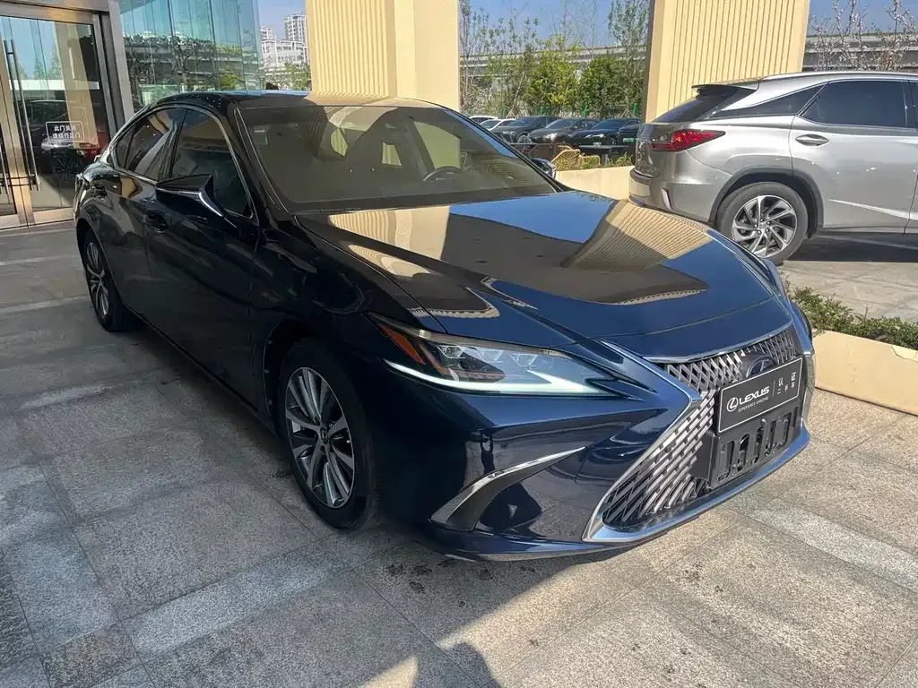 Lexus ES — фото 9