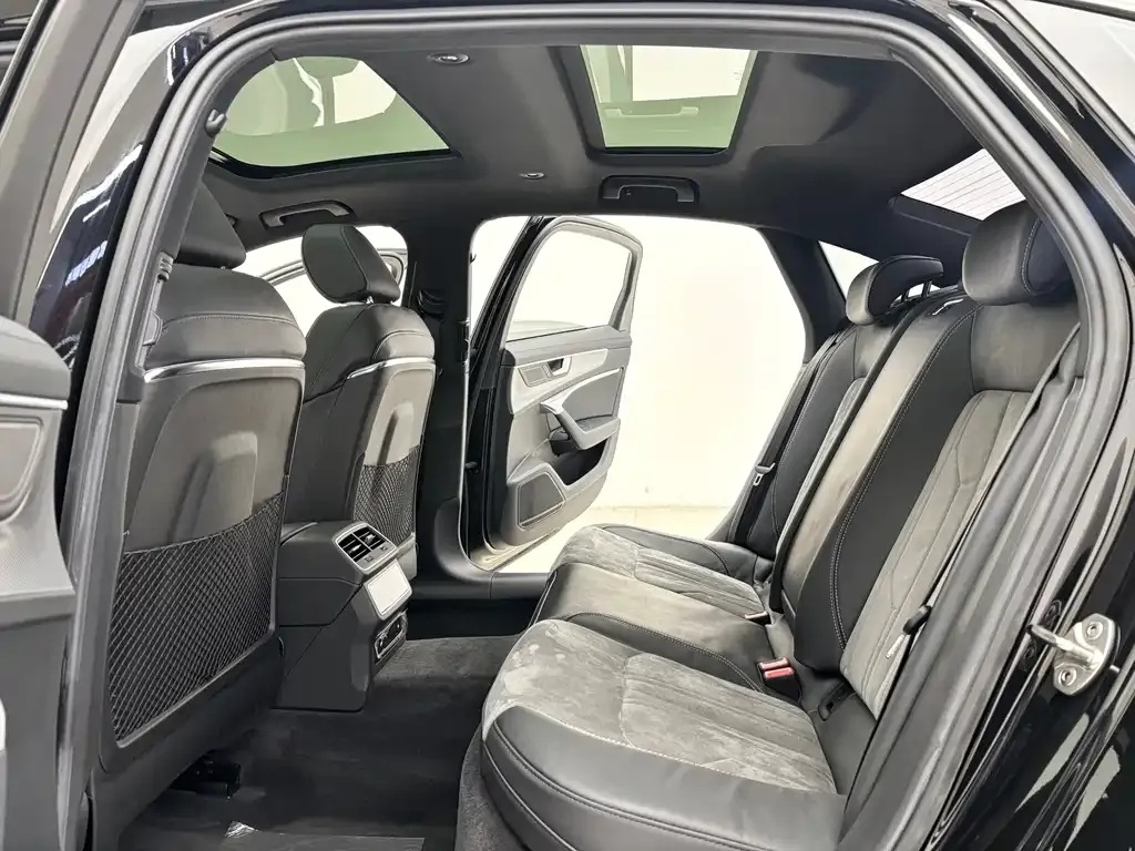 Audi A6L 2022 из CN, фото 8