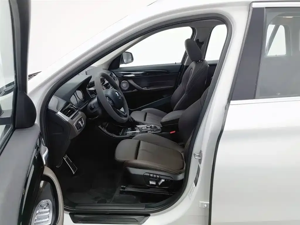 BMW X1 2021 из CN, фото 7