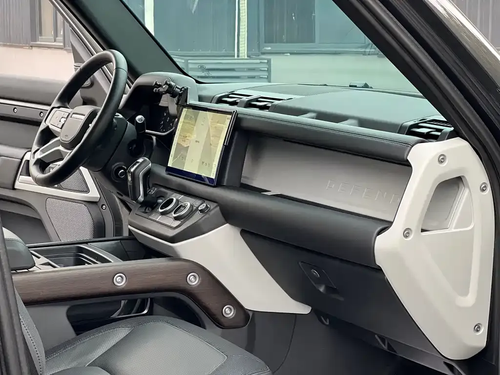Land Rover Defender 2023 из CN, фото 3