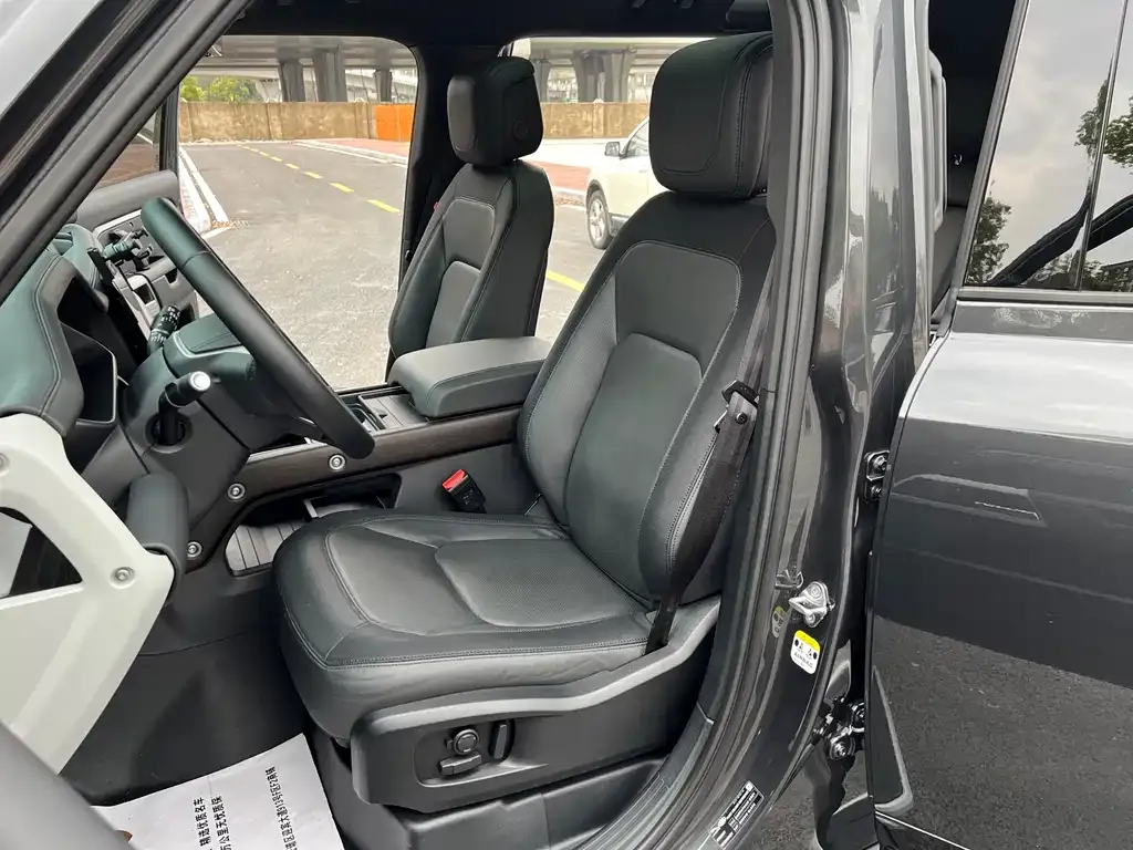 Land Rover Defender 2023 из CN, фото 6