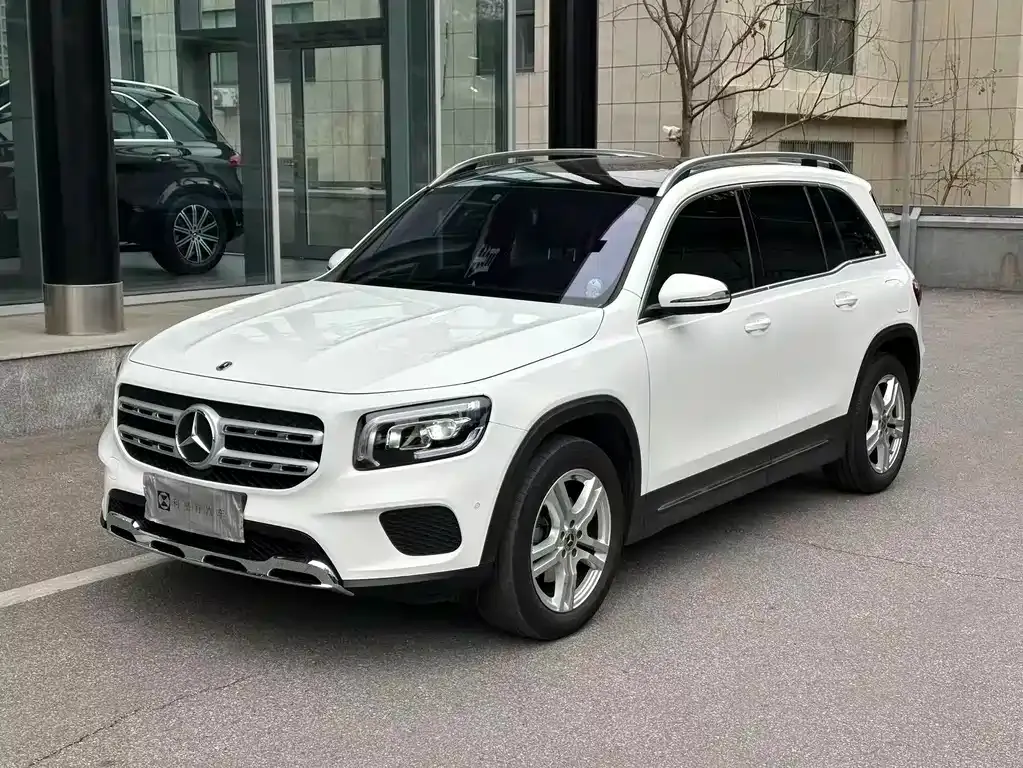 Mercedes-Benz GLB — фото 1