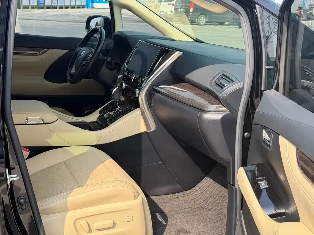 Toyota Alphard 2021 из CN, фото 3