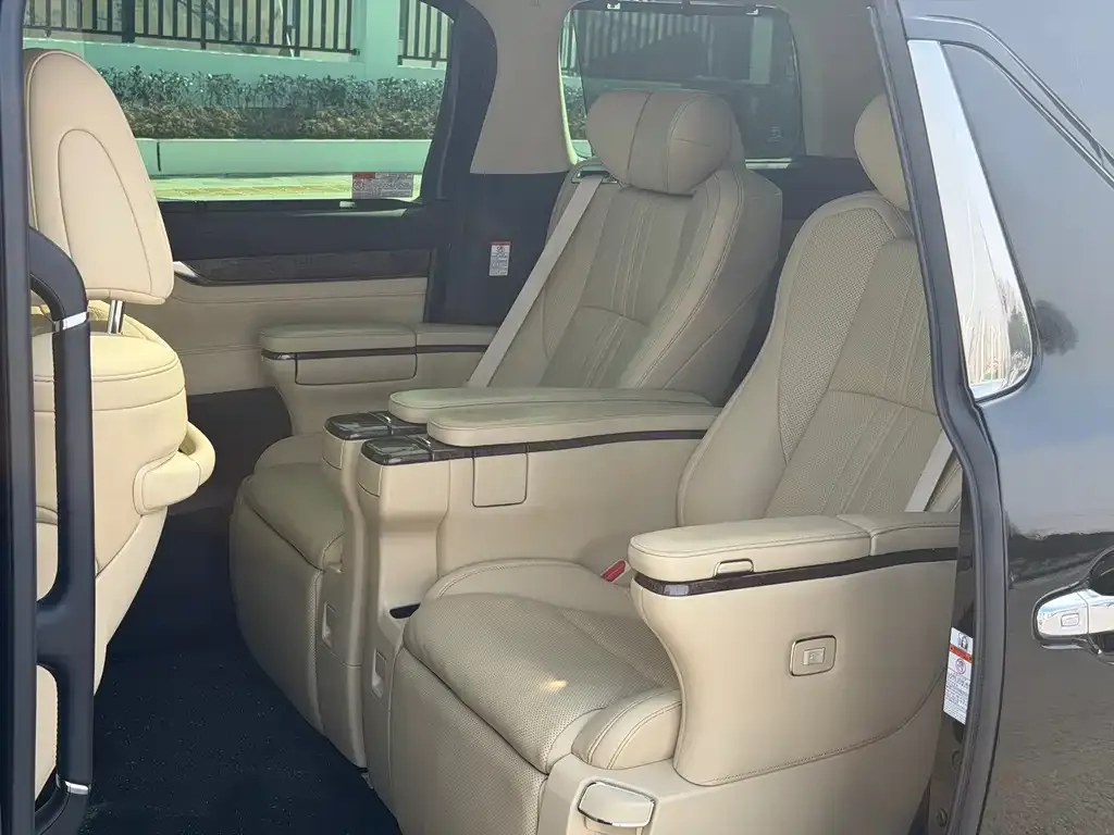 Toyota Alphard 2021 из CN, фото 4