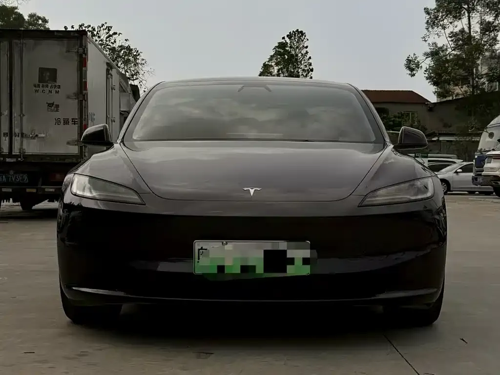 Tesla Model 3 — фото 3