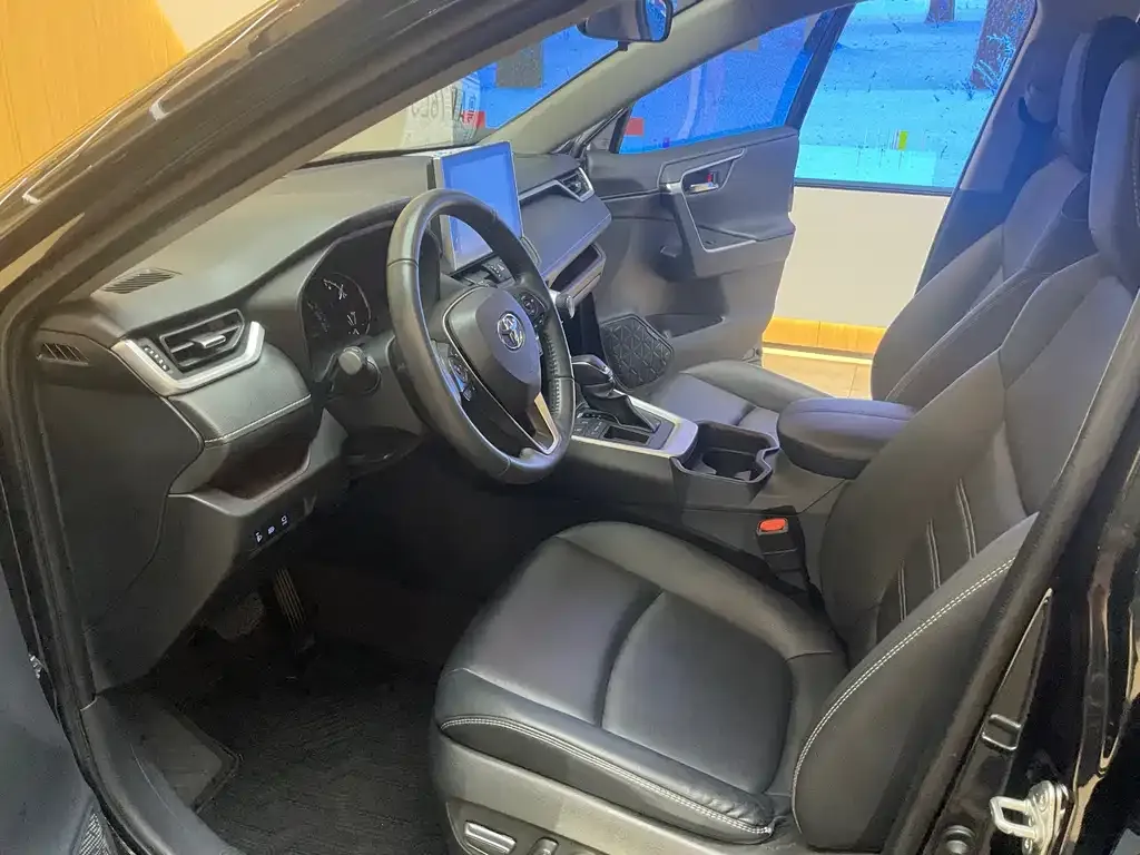 Toyota RAV4 2021 из CN, фото 4