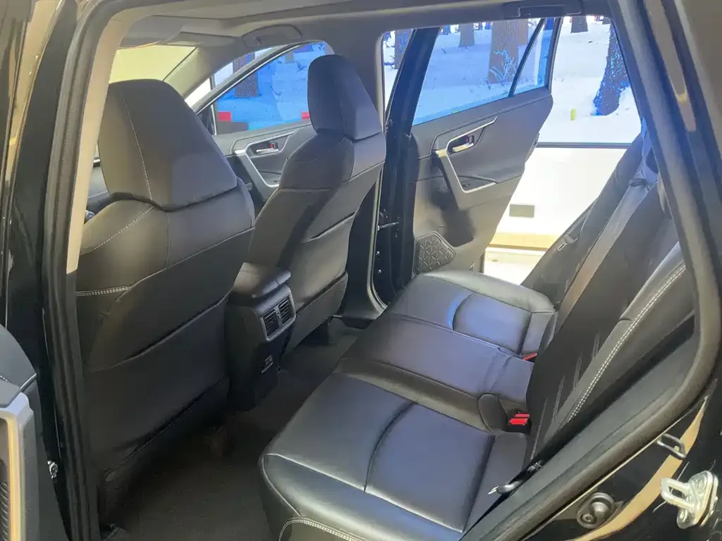Toyota RAV4 2021 из CN, фото 5