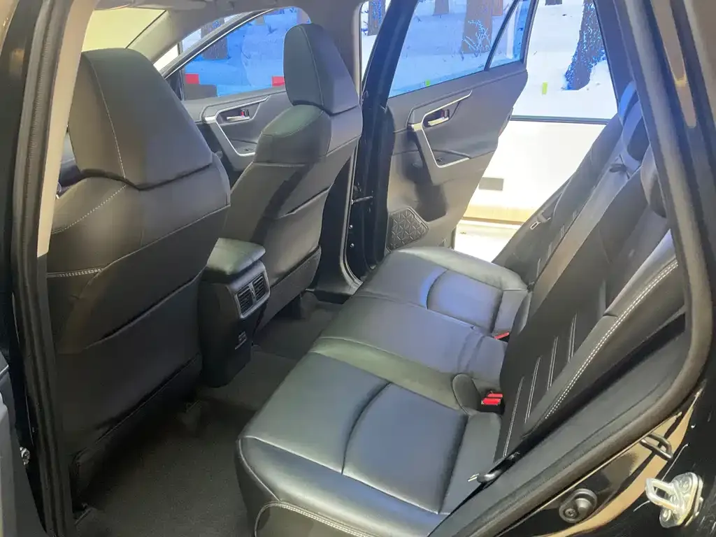 Toyota RAV4 2021 из CN, фото 10