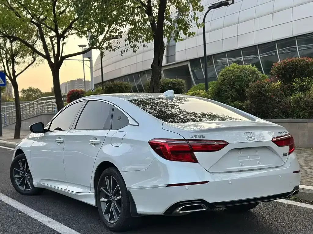 Honda Inspire — фото 9