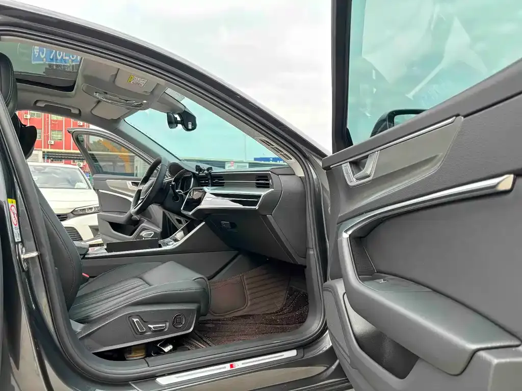 Audi A6L 2025 из CN, фото 3