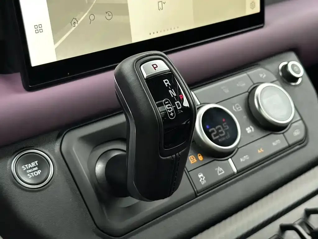 Land Rover Defender 2024 из CN, фото 6