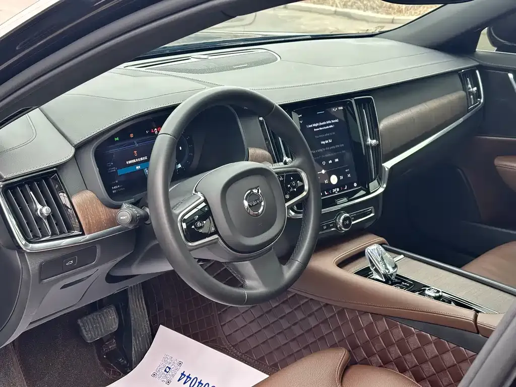 Volvo S90 2024 из CN, фото 4