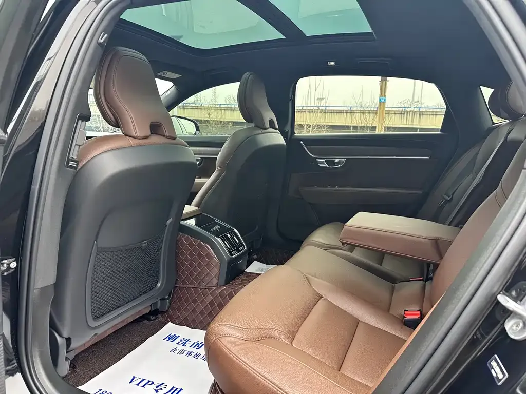 Volvo S90 2024 из CN, фото 3