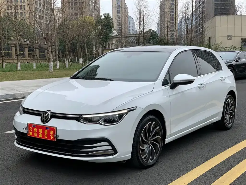 Volkswagen Golf 2023 из CN, фото 1