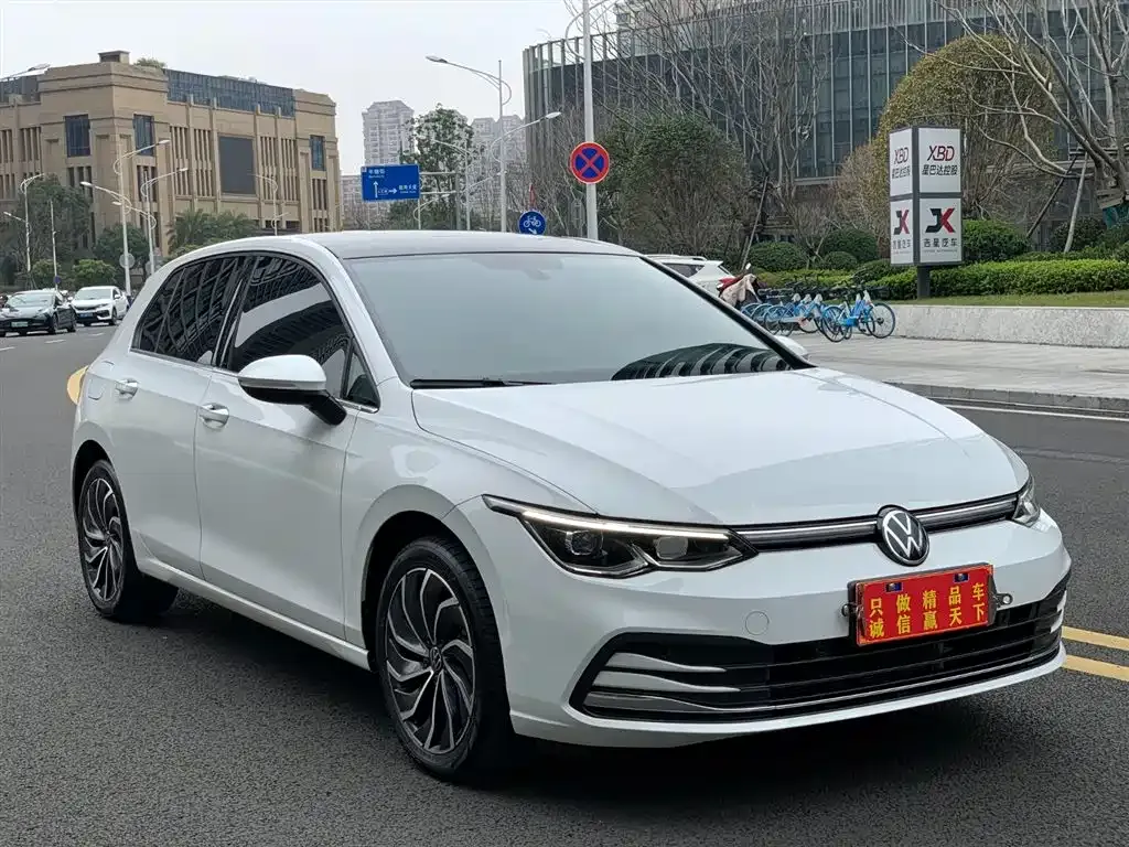 Volkswagen Golf 2023 из CN, фото 8