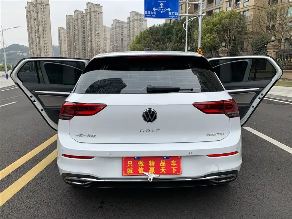 Volkswagen Golf 2023 из CN, фото 6