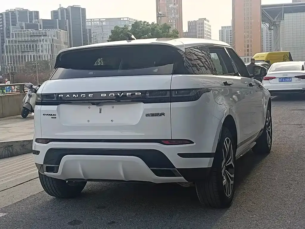 Land Rover Evoque PHEV 2022 из CN, фото 8
