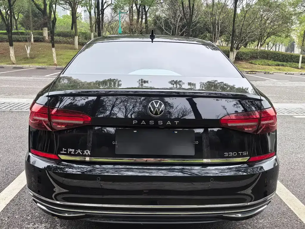 Volkswagen Passat — фото 7