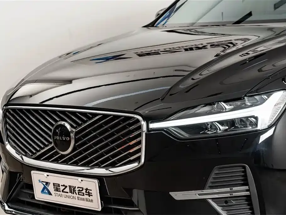 Volvo XC60 — фото 7
