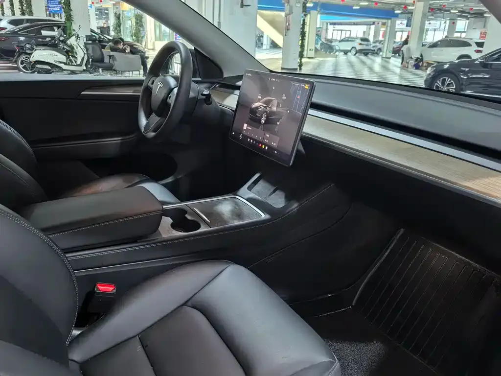 Tesla Model Y 2023 из CN, фото 10