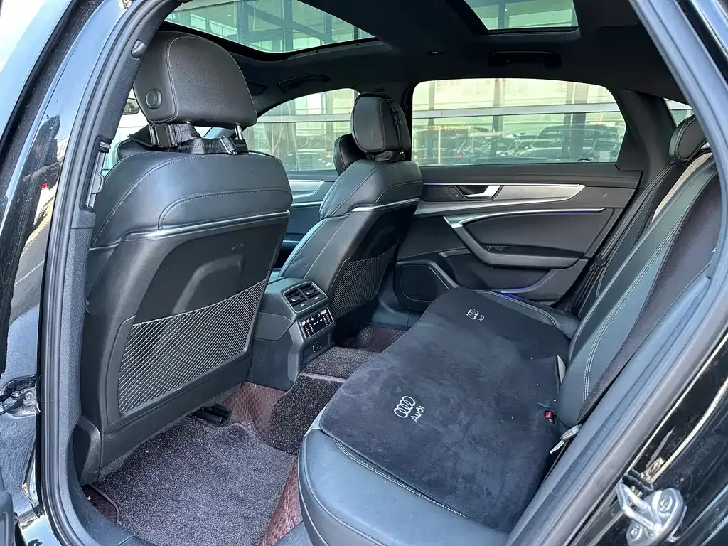 Audi A6L 2021 из CN, фото 6