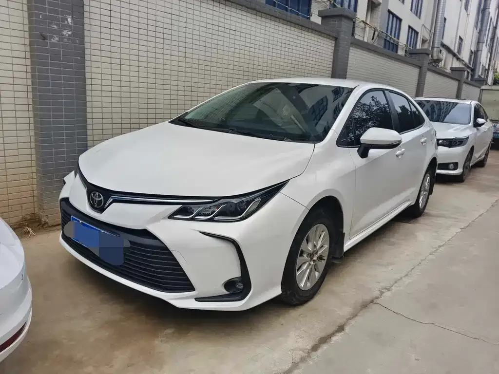 Toyota Corolla — фото 1