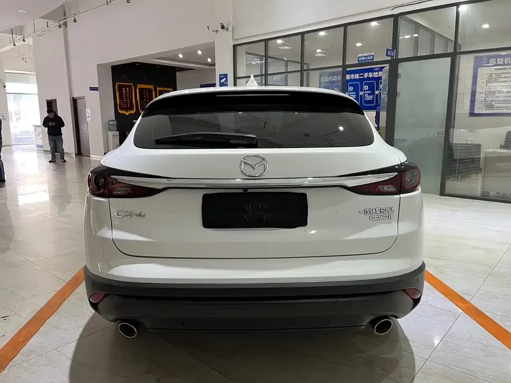 Mazda CX-4 2023 из CN, фото 2
