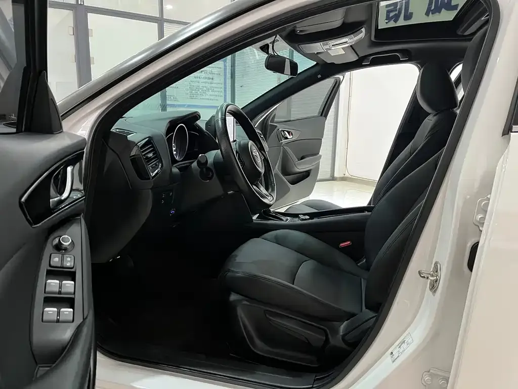 Mazda CX-4 2023 из CN, фото 7