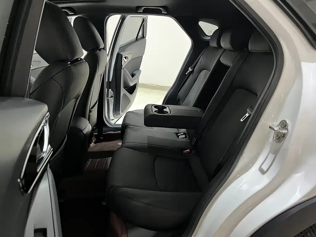 Mazda CX-4 2023 из CN, фото 10