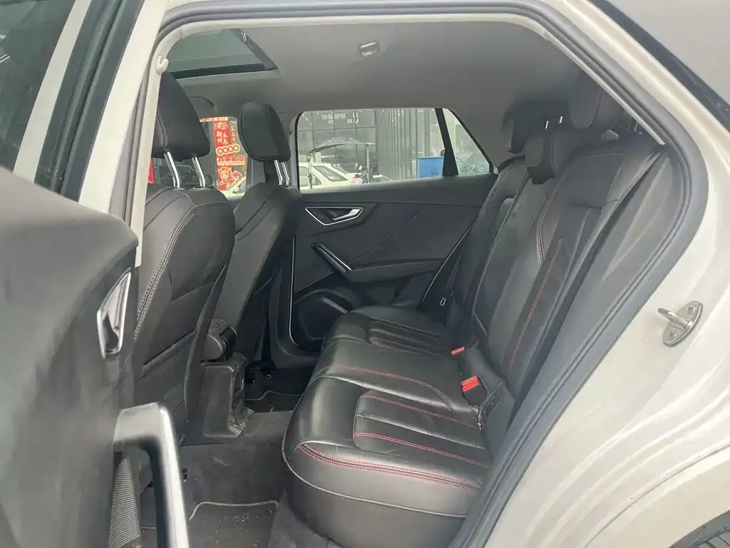 Audi Q2L 2023 из CN, фото 2