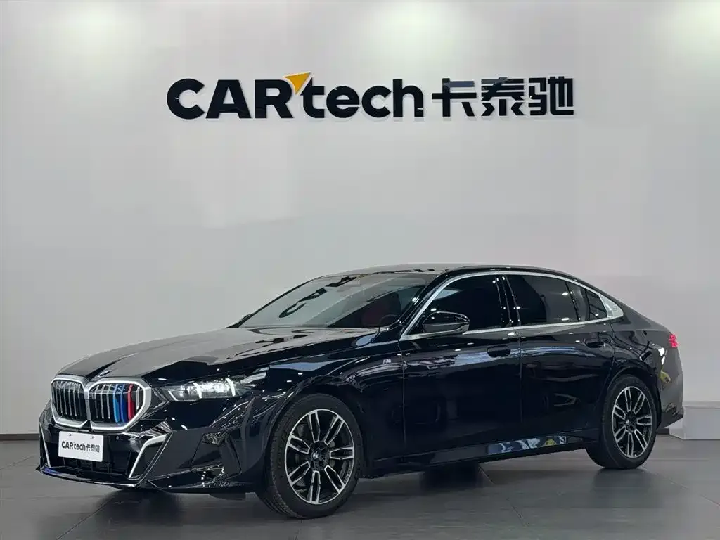 BMW 5 Series — фото 1